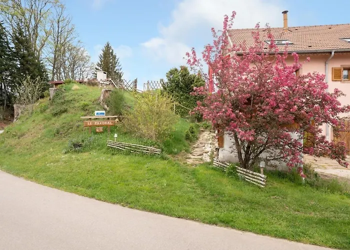 Le Paxoral Ferme Renovee Au Calme A Апартаменты *